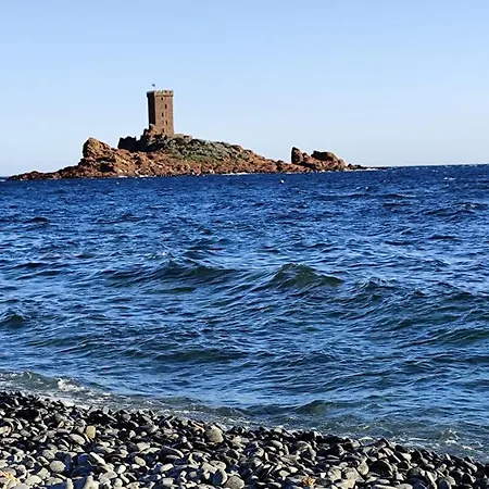 T2 Vue Mer, Jardin Clos, Village Cap Esterel St Raphael *