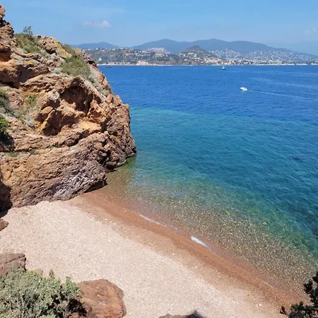 T2 Vue Mer, Jardin Clos, Village Cap Esterel St Raphael * Сен-Рафаэль