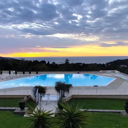 T2 Vue Mer, Jardin Clos, Village Cap Esterel St Raphael Сен-Рафаэль