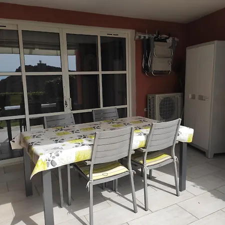 T2 Vue Mer, Jardin Clos, Village Cap Esterel St Raphael * Saint-Raphael (Var)