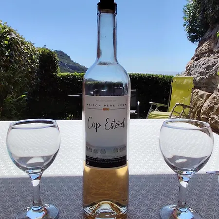 T2 Vue Mer, Jardin Clos, Village Cap Esterel St Raphael Апартаменты Сен-Рафаэль