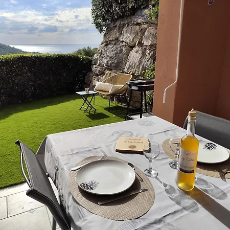 T2 Vue Mer, Jardin Clos, Village Cap Esterel St Raphael * Сен-Рафаэль