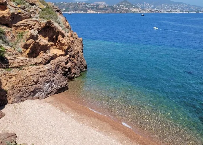 T2 Vue Mer, Jardin Clos, Village Cap Esterel St Raphael * Сен-Рафаэль