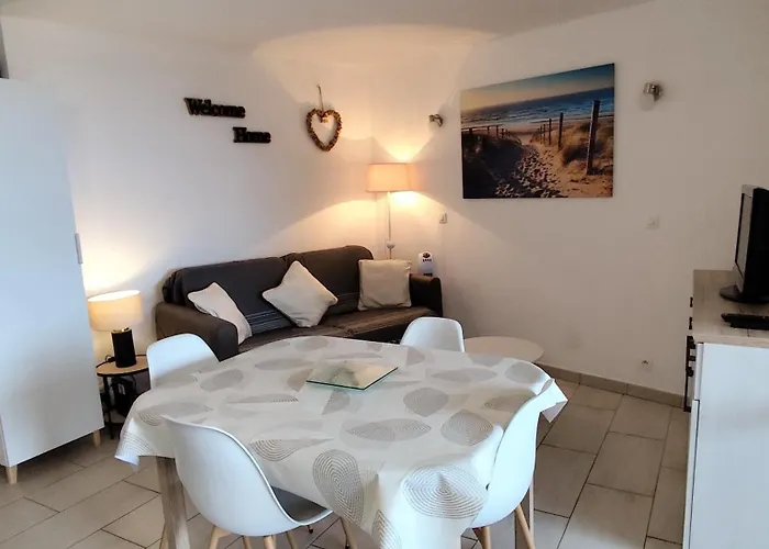 T2 Vue Mer, Jardin Clos, Village Cap Esterel St Raphael Апартаменты Сен-Рафаэль