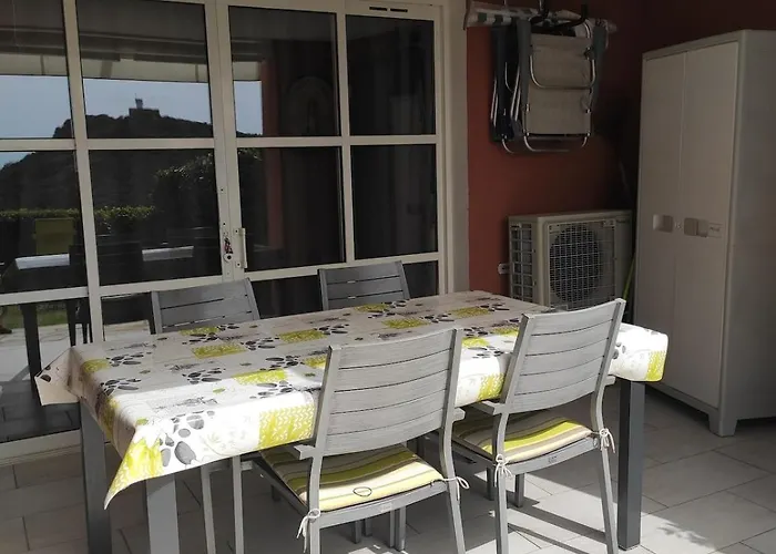 T2 Vue Mer, Jardin Clos, Village Cap Esterel St Raphael * Saint-Raphaël