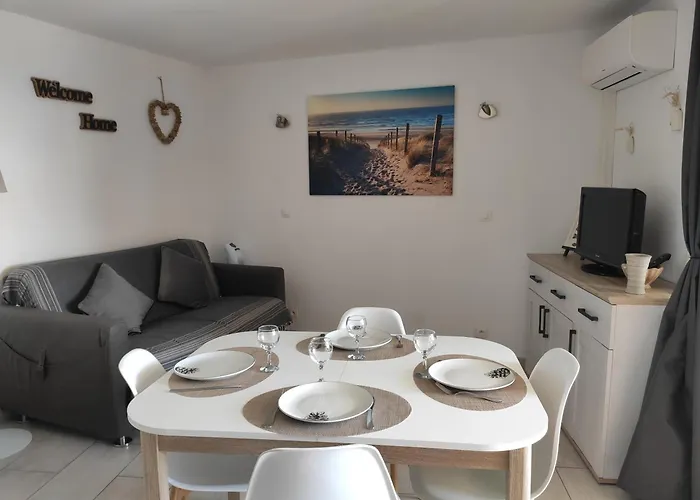 T2 Vue Mer, Jardin Clos, Village Cap Esterel St Raphael *