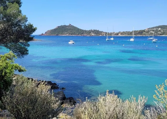 T2 Vue Mer, Jardin Clos, Village Cap Esterel St Raphael Сен-Рафаэль