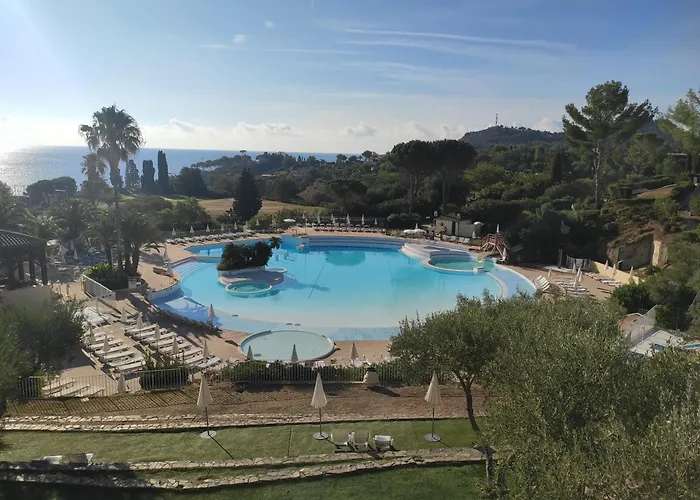 Апартаменты T2 Vue Mer, Jardin Clos, Village Cap Esterel St Raphael Сен-Рафаэль