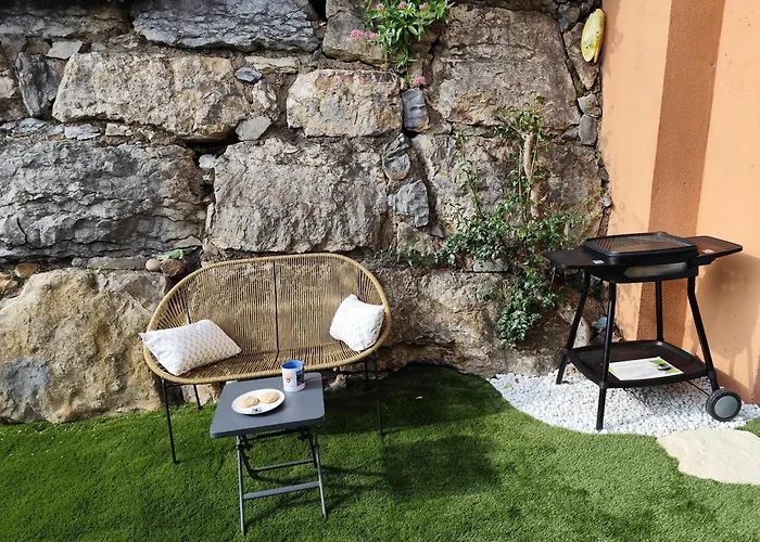 T2 Vue Mer, Jardin Clos, Village Cap Esterel St Raphael Апартаменты *